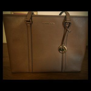 Michael kors barely used brown tote purse
